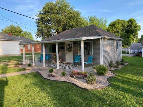 Newly Remodeled 2 BR Private Home w/King Bed