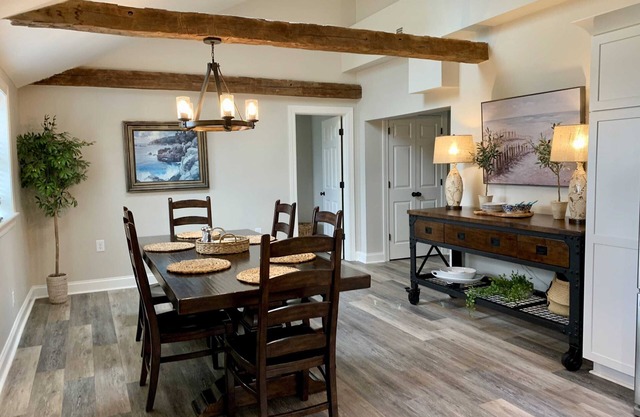 Newly remodeled 2bd/2bath pet friendly short walk to village