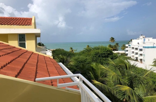 Newly Remodeled Beach Access Penthouse Apartment