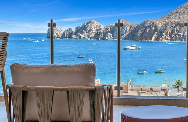 "NEWLY REMODELED" LUXURY UNIT with PRIVATE TERRACE JACUZZI & IMPRESSIVE VIEWS!