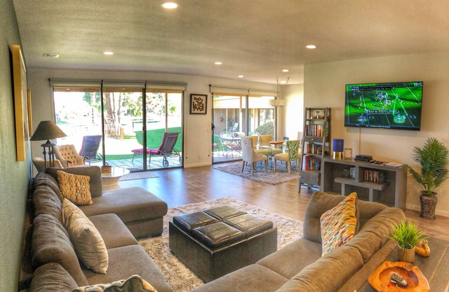Newly Remodeled Unit With Pool, Golf Course And Mountain Views!