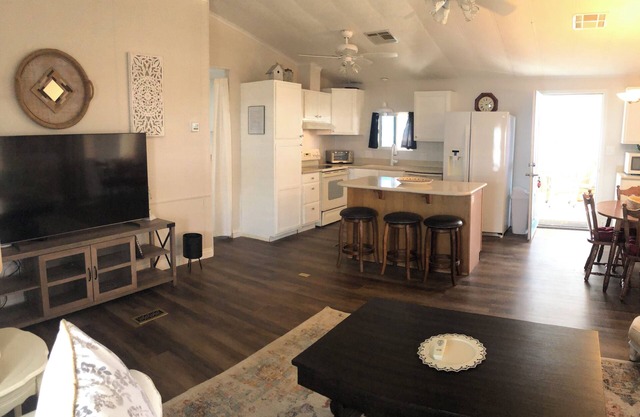 Newly remodeled with beautiful Mountain views in a nice 55 plus park.n