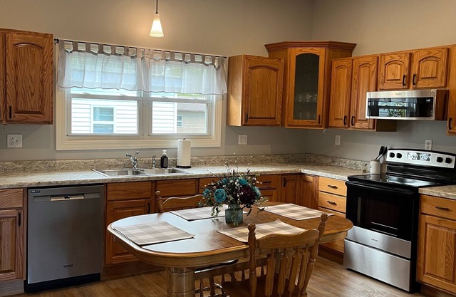 Newly Remodeled Town House!