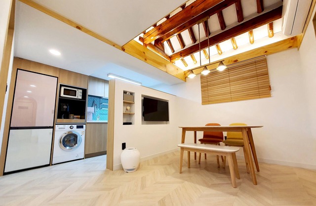 Newly Renovated 100-Year-Old House@MAPO-SEOUL ☆ 4Subway Lines