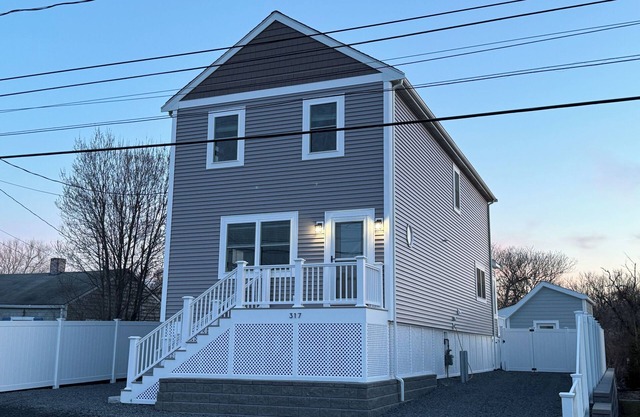 Newly renovated beach home with many amenities!