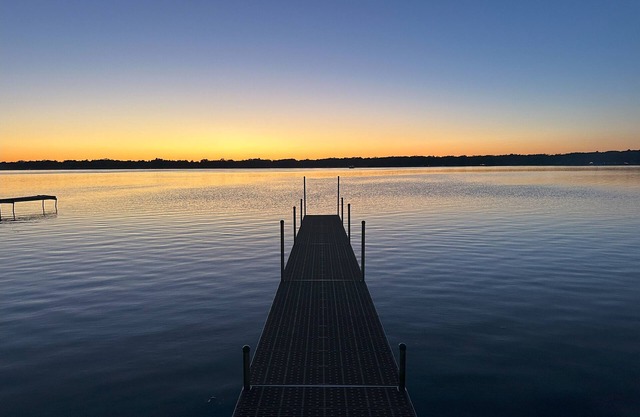 NEWLY RENOVATED cottage ON Wolf Lake! Boating, SXS and more!