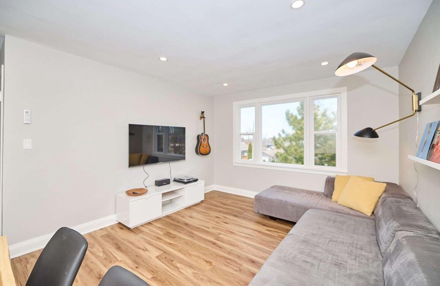 Newly Renovated in the Heart of Niagara!