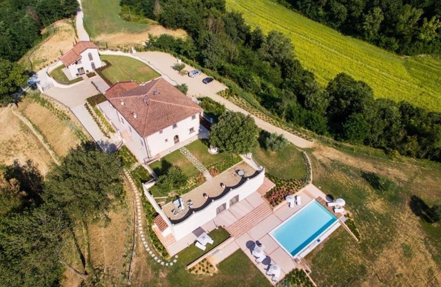 Newly renovated Tuscan villa with private salt water pool, views, air conditioning and full of charm