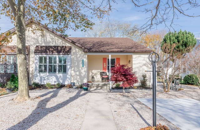 Newly renovated Village Green Quad within walking distance to the harbor.