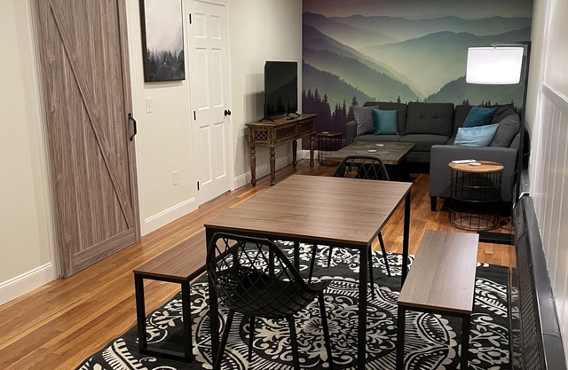 Newly renovated1 Bedroom 1 Bath in the Heart of Downtown Ellsworth.