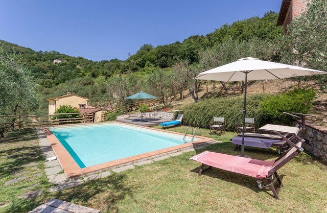 Nice apartment in villa for 4 guests with WIFI, pool, TV, patio and pets allowed, close to Lucca