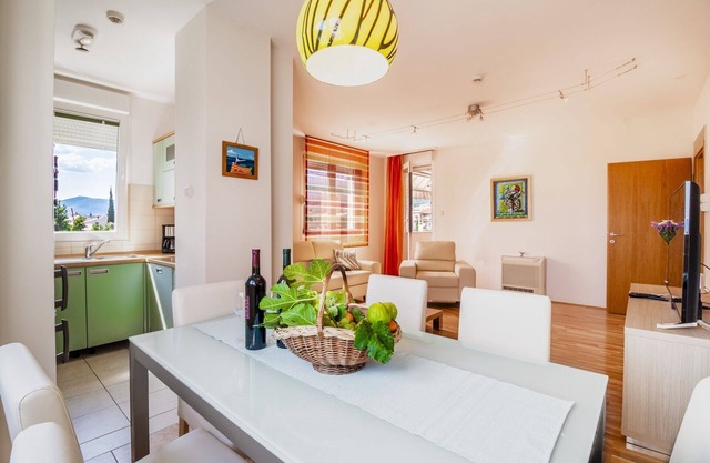 Nice and comfortable family-friendly apartment between Split and Trogir.