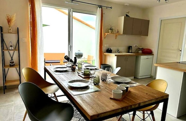 Nice and quiet house, 5 kms from the sea, ideal for families!