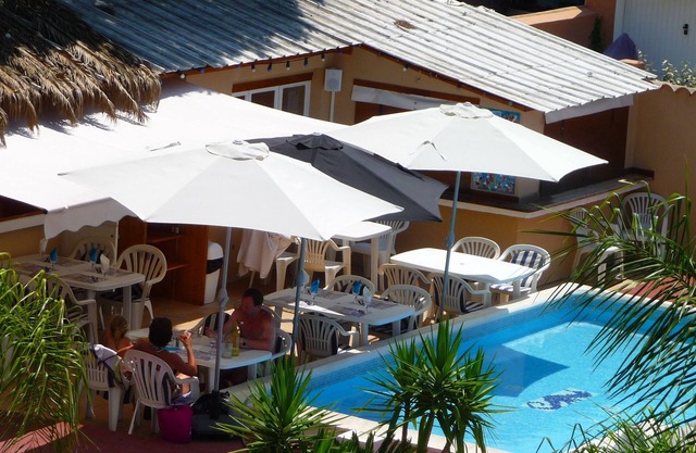 Nice apartment 6 pers. 250 m from BEACH with HEATED SWIMMING POOL and TENNIS (7)