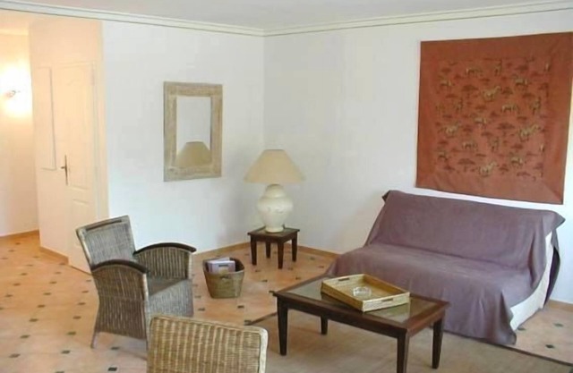 Nice apartment for 6 in a residence with swimming pool and tennis near the village and beach