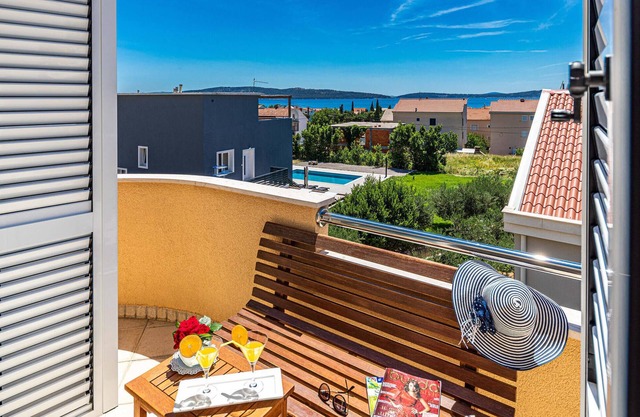 Nice apartment in Kastel Kambelovac