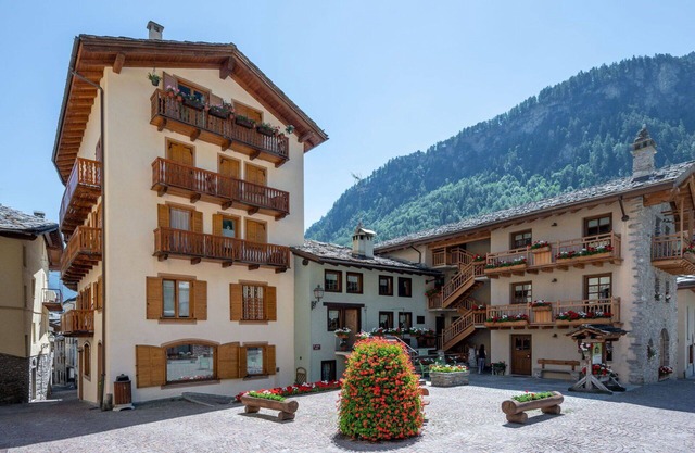 Nice apartment for 4 people with WIFI, TV and parking