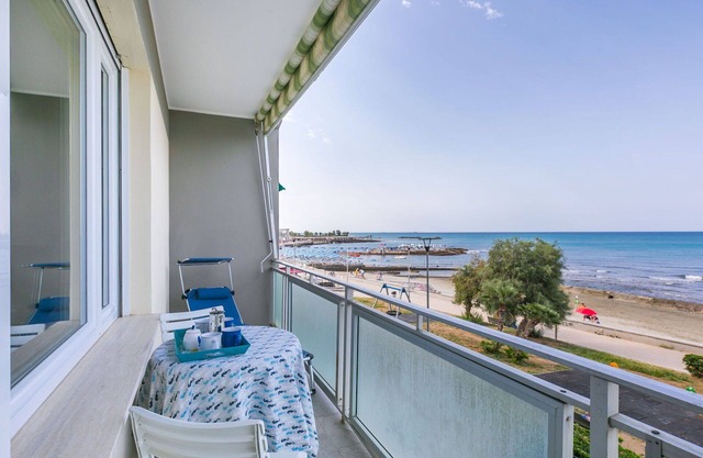 Nice apartment for 6 guests with WIFI, A/C, TV, balcony and parking