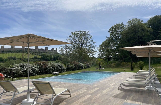 Nice apartment for 2 guests with A/C, WIFI, pool, TV and pets allowed, close to Siena