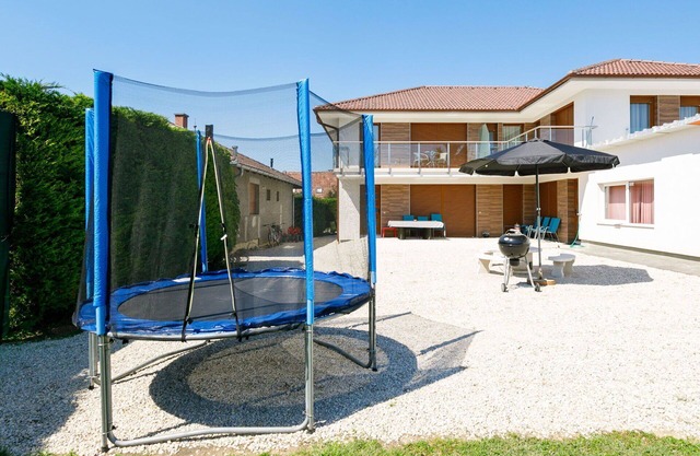 Nice apartment for 5 guests with WIFI, A/C, TV and balcony