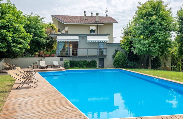 Nice apartment for 6 people with private pool, WIFI, A/C, TV, terrace, pets allowed and parking
