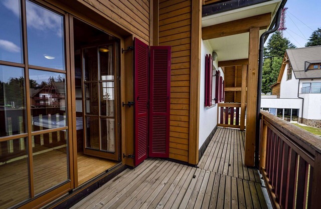 Nice apartment for 11 guests with WIFI, pool, TV, patio, pets allowed, panoramic view and parking