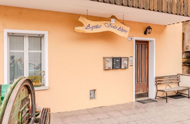 Nice apartment for 3 people with WIFI, TV, patio and pets allowed