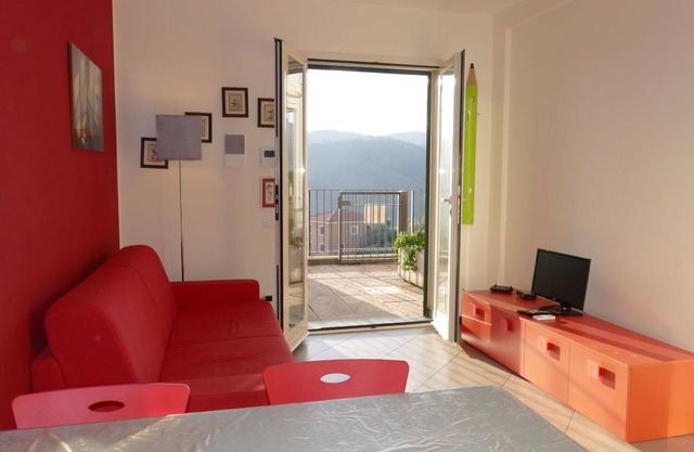 Nice apartment for 4 people with pool, A/C, WIFI, TV and balcony