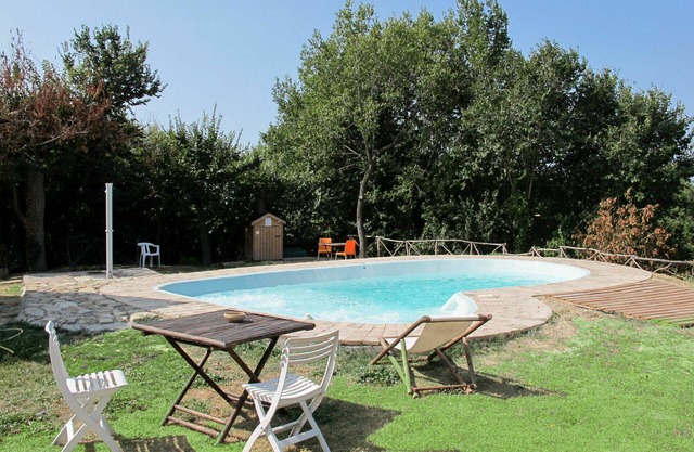 Nice apartment for 4 people with WIFI, pool, A/C, TV, patio and pets allowed