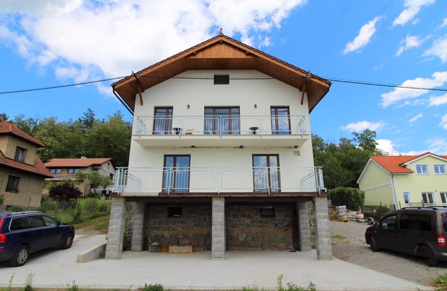 Nice apartment for 5 people with pool, WIFI, TV, patio and pets allowed