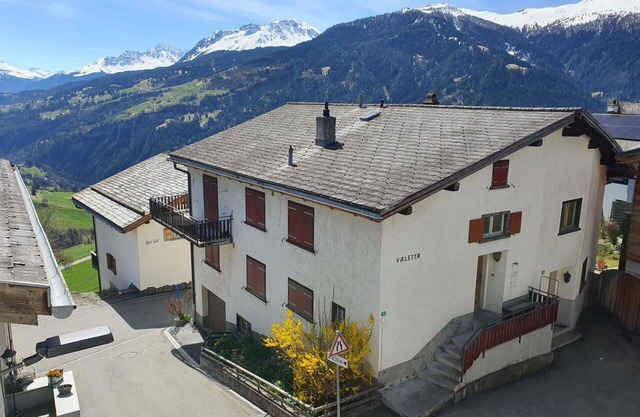Nice apartment for 5 people with WIFI, balcony and pets allowed
