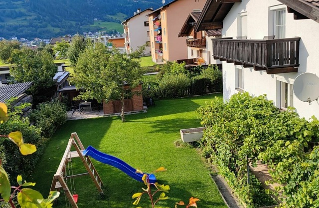 Nice apartment for 8 guests with WIFI, TV, patio, pets allowed and parking