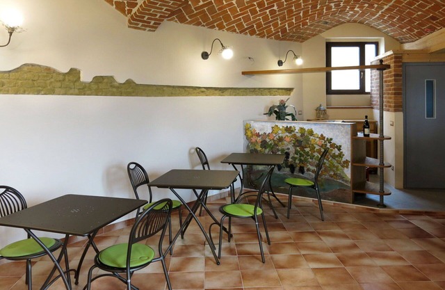 Nice apartment for 9 guests with A/C, WIFI, pool, TV, patio and pets allowed