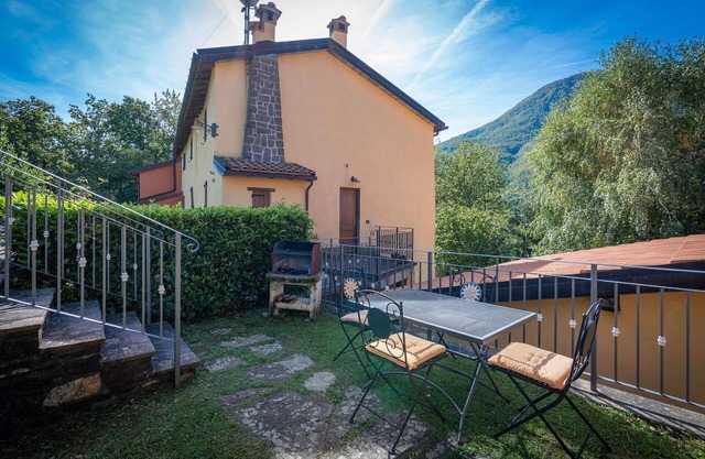 Nice apartment for 4 guests with WIFI, pool, TV and pets allowed