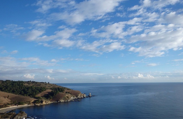 nice apartment in residence with panoramic views