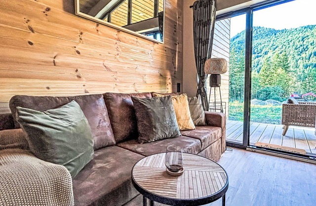 Nice apartment in villa for 5 guests with A/C, TV and terrace