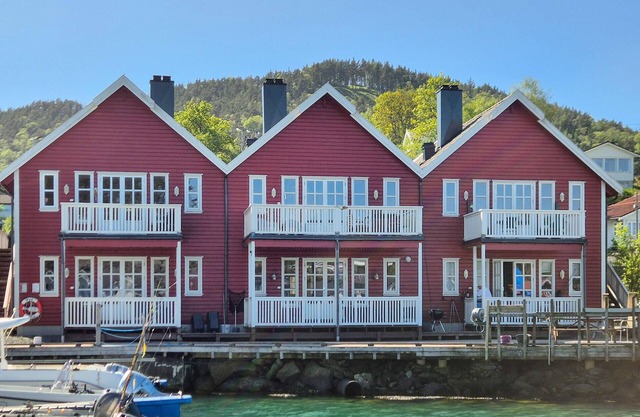 Nice apartment in Auklandshamn