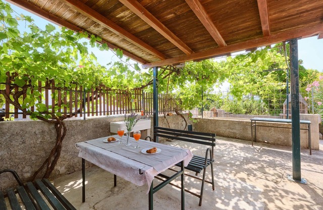 Nice apartment in Stivan