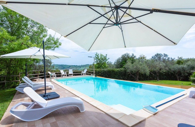 Nice apartment in villa for 6 guests with pool, WIFI, TV and terrace
