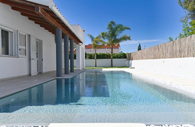 Nice Apartment with Pool