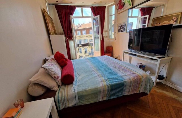 Nice : Beau Trois Pièces Lumineuse Avec vue Dégagée