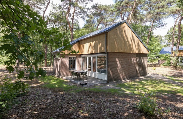 Nice bungalow in a car-free park