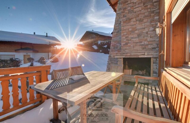 Nice chalet with : Ground floor : Laundry room with washing machine and dryer, little studio with a