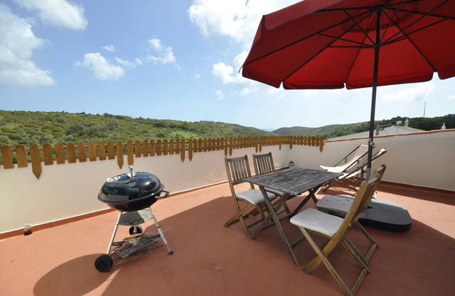 Nice Cottage with Terrace near Zavial
