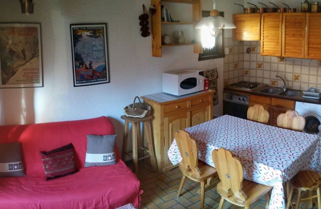 Nice duplex 6 pers, village center, south balcony mountain view, near the slopes