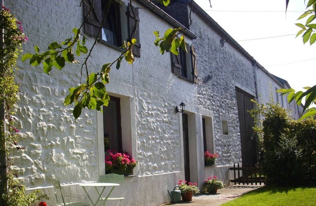 Nice gîte with private garden in Brûly-de-Pesche