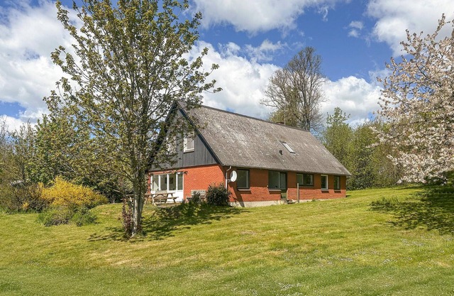 Nice home in Aakirkeby with WiFi