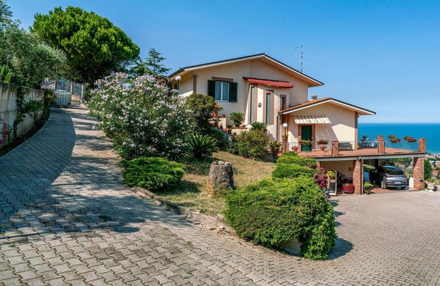 Nice home in Belsito with WiFi