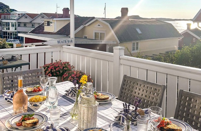 Nice home in Bovallstrand with kitchen