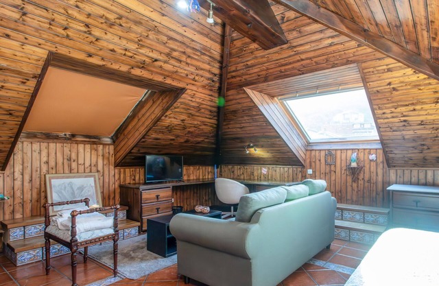 Nice home in Cue with outdoor swimming pool